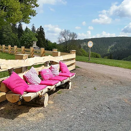 度假居 Comfortable Chalet Near Forest In
