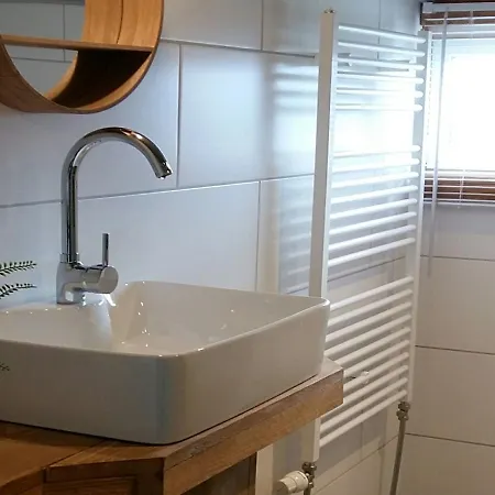 Comfortable Chalet Near Forest In 度假居