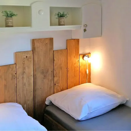 Comfortable Chalet Near Forest In * Gehlberg
