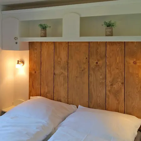 度假居 Comfortable Chalet Near Forest In *